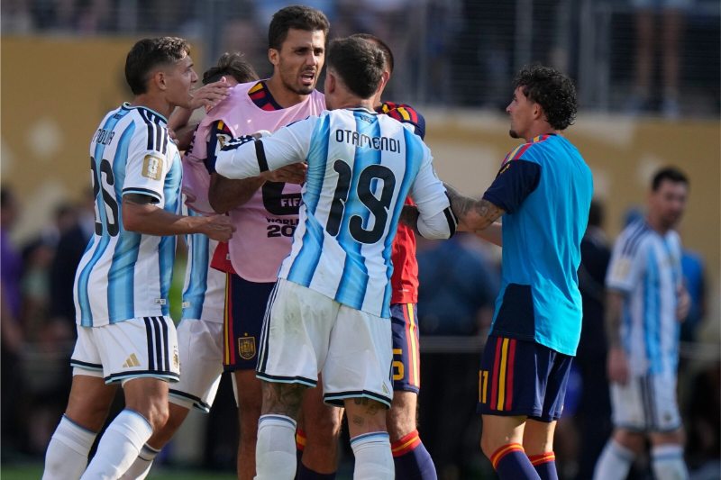 Cầu thủ Argentina gây ra vụ ẩu đả ở chung kết